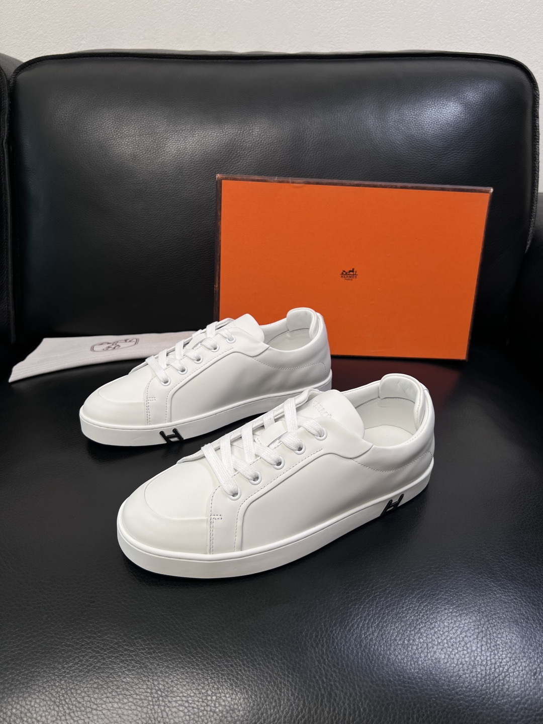 Hermes  高品质  顶级工艺品  爱马仕 专柜同步发售原厂配置，意大利进口原版牛皮面料，高品质拼接