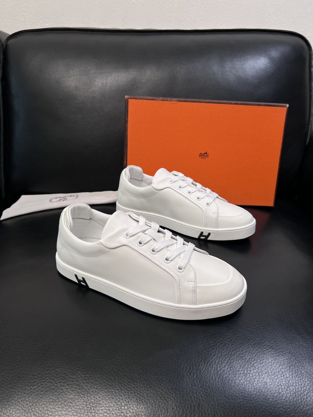 Hermes  高品质  顶级工艺品  爱马仕 专柜同步发售原厂配置，意大利进口原版牛皮面料，高品质拼接