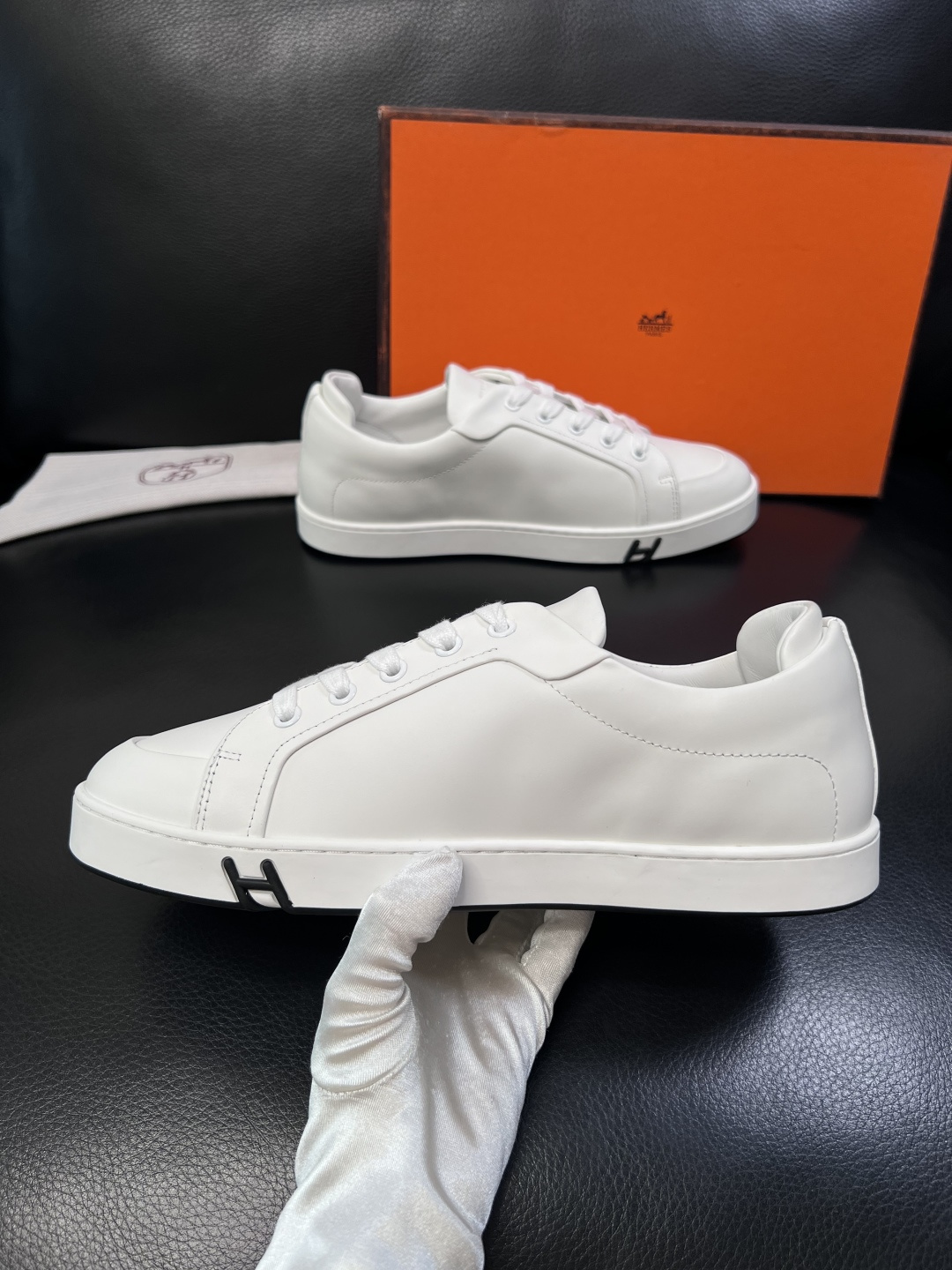 Hermes  高品质  顶级工艺品  爱马仕 专柜同步发售原厂配置，意大利进口原版牛皮面料，高品质拼接