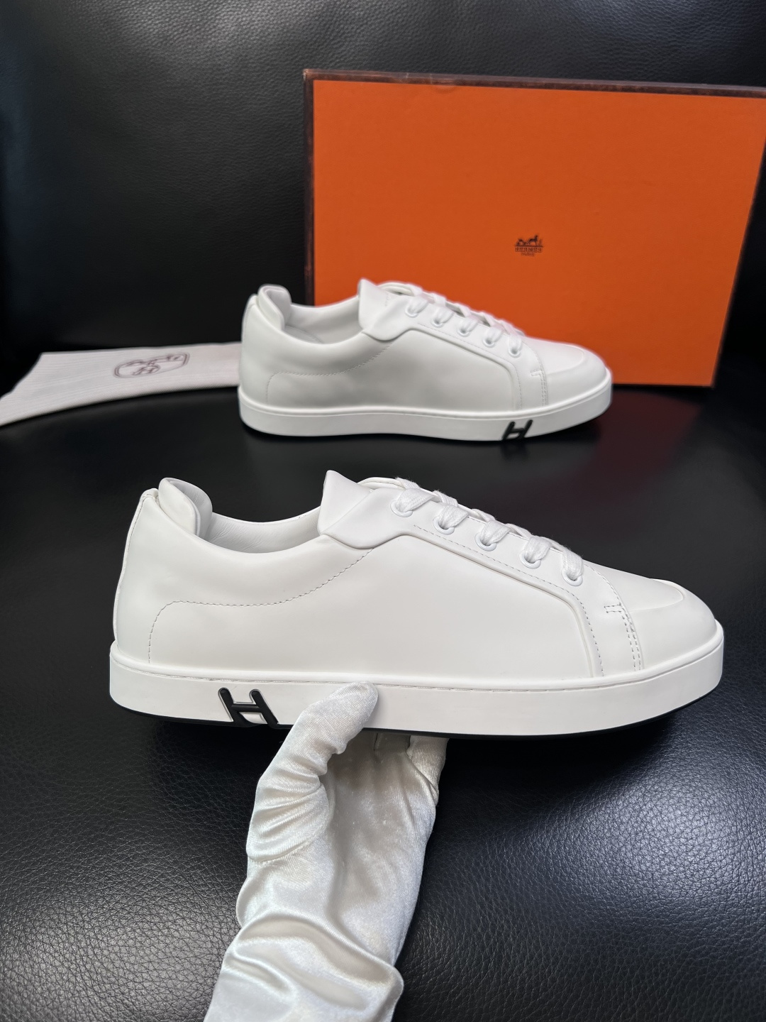 Hermes  高品质  顶级工艺品  爱马仕 专柜同步发售原厂配置，意大利进口原版牛皮面料，高品质拼接