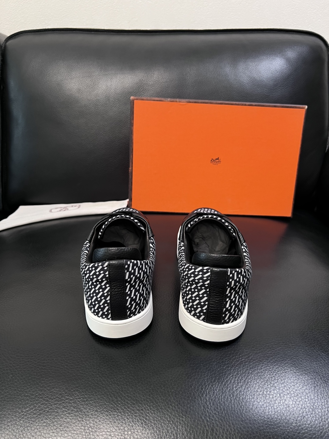 Hermes  高品质  顶级工艺品  爱马仕 专柜同步发售原厂配置，意大利进口原版牛皮面料，高品质拼接