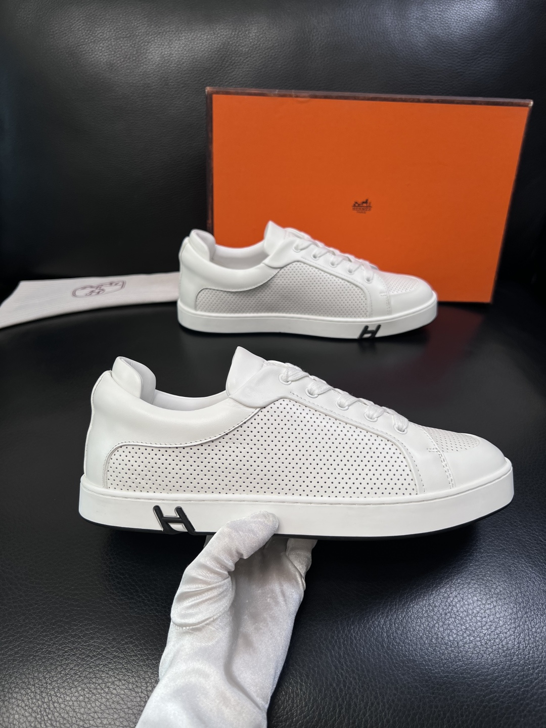 Hermes  高品质  顶级工艺品  爱马仕 专柜同步发售原厂配置，意大利进口原版牛皮面料，高品质拼接