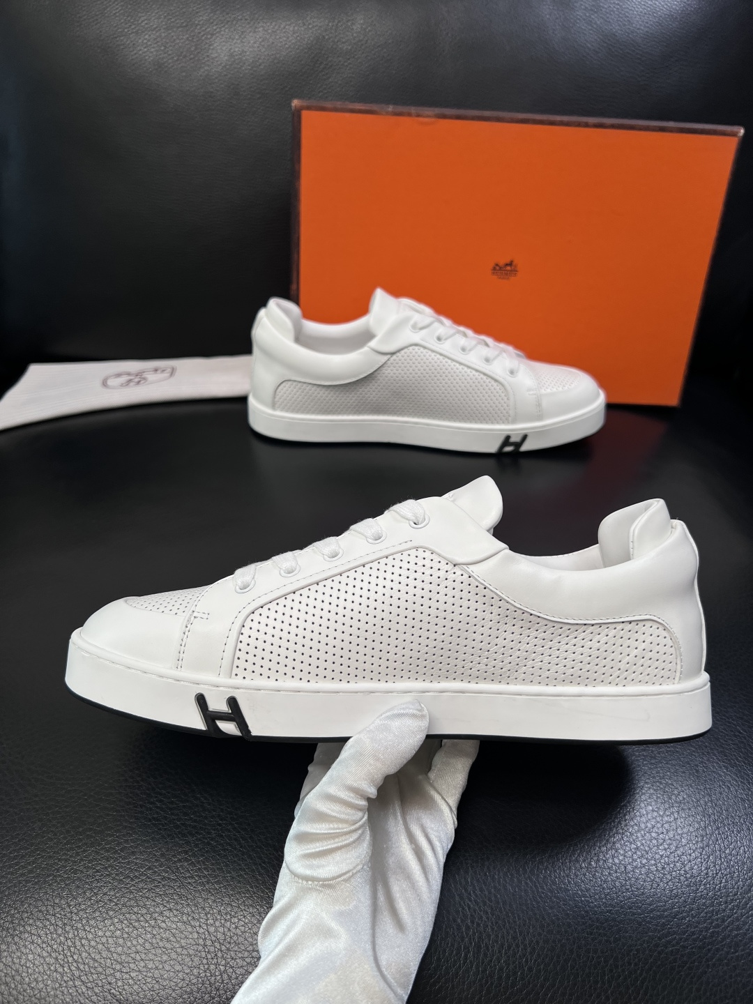 Hermes  高品质  顶级工艺品  爱马仕 专柜同步发售原厂配置，意大利进口原版牛皮面料，高品质拼接