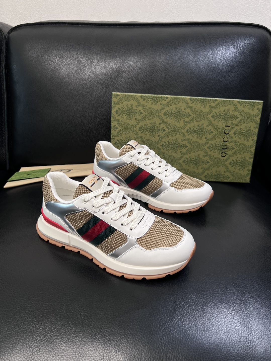 NO:832515,Gucci high-quality top handicrafts Gucci counter new model original configuration, Italian imported cowhide fabric, imported cowhide lining, breathable and comfortable, original soles are super comfortable, original factory and single goods, welcome to compare, code number 38-44 (customized 45),,gucci,cowhide19860909Gucci 高品质 顶级工艺品 古奇 专柜新款原厂配置,意大利进口牛皮面料,进口牛皮内里垫,透气舒适,鞋底原厂特供原版底超级舒适,原厂跟单货,欢迎对比,码数 38-44（订做 45）,,gucci,cowhide,Men's shoes