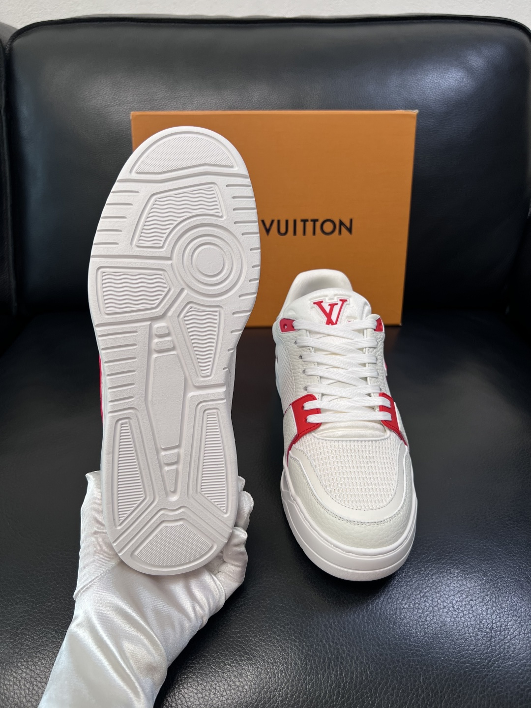 Lv  高品质  顶级工艺品  路易威登，运动板鞋专柜同步，鞋面意大利进口，高品质拼接缤纷色彩复杂工艺品