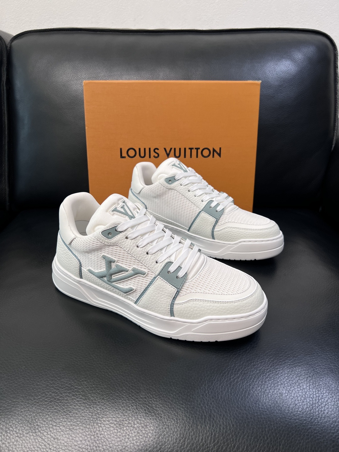NO:832528,Lv high-quality top crafts Louis Vuitton, sports sneakers counter synchronization, uppers imported from Italy, high-quality splicing colorful complex crafts, imported mesh pads are soft and comfortable, original soles are specially provided by the original factory, TPU exclusive movable molded soles are super comfortable, original factory single goods, code number 39-44 (customized 38 45), louis vuitton, louis vuitton19860909Lv 高品质 顶级工艺品 路易威登,运动板鞋专柜同步,鞋面意大利进口,高品质拼接缤纷色彩复杂工艺品,进口网布里垫柔软舒适,鞋底原厂特供原版底,TPU独家活动成型底超级舒适,原厂跟单货,码数 39-44（订做38 45）,,louis vuitton,louis vuitton,Men's shoes