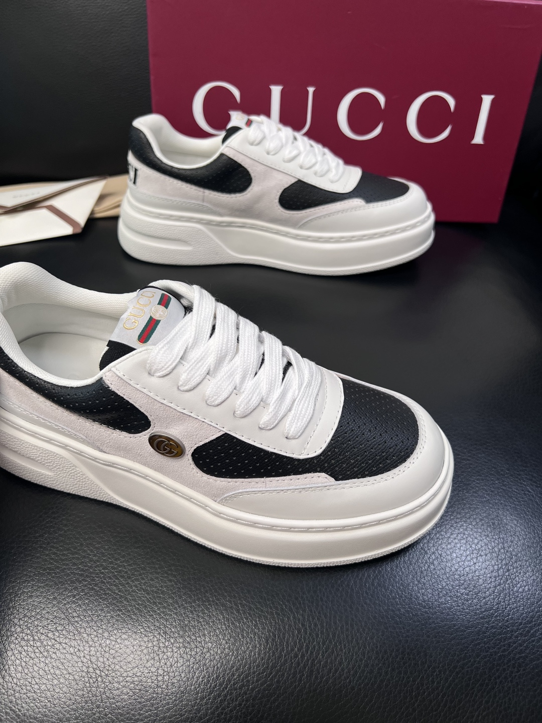 Gucci  高品质  顶级工艺品  古奇  专柜新款原厂配置，意大利进口牛皮搭配印花布面料，进口牛皮内
