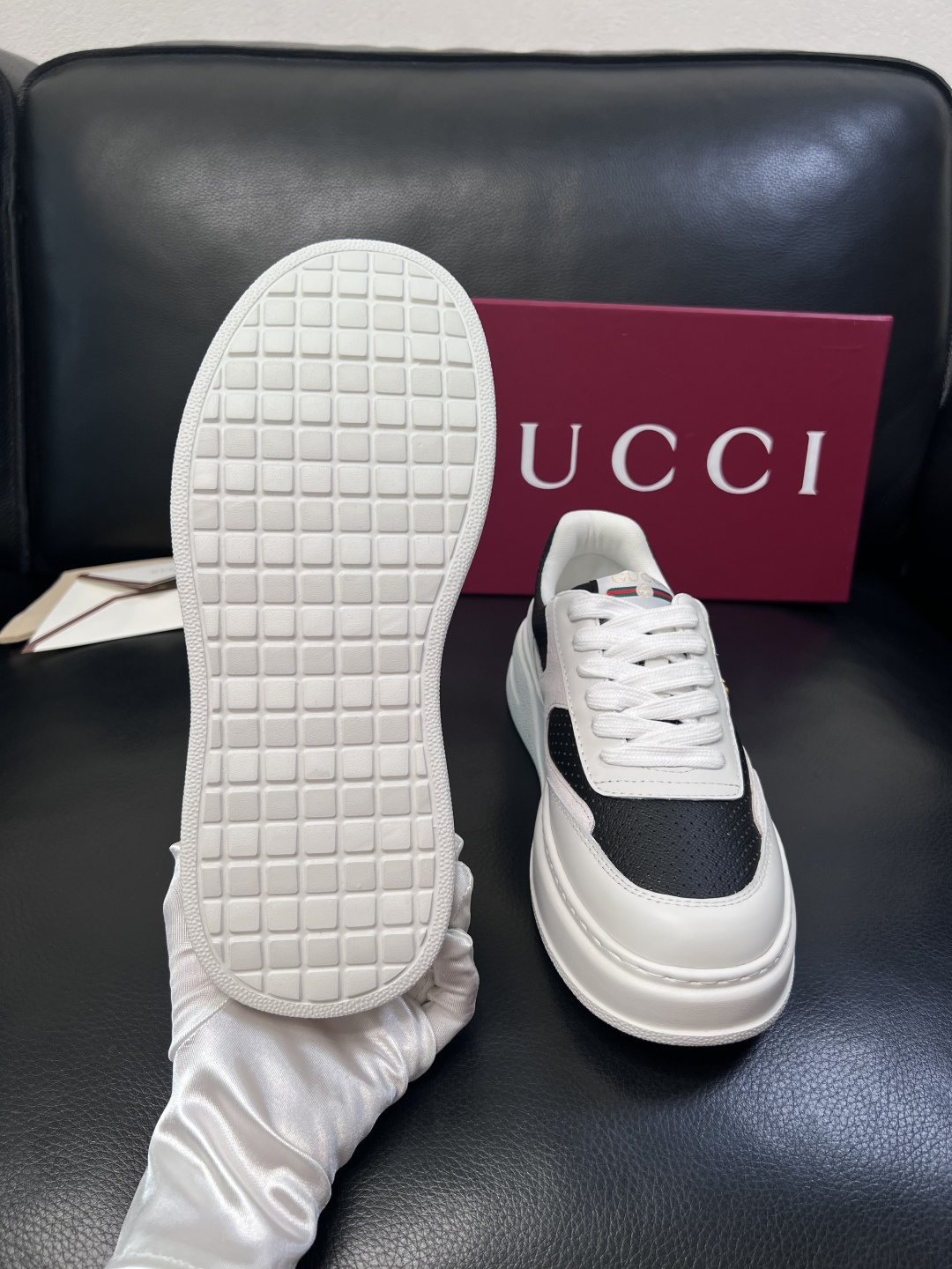 Gucci  高品质  顶级工艺品  古奇  专柜新款原厂配置，意大利进口牛皮搭配印花布面料，进口牛皮内
