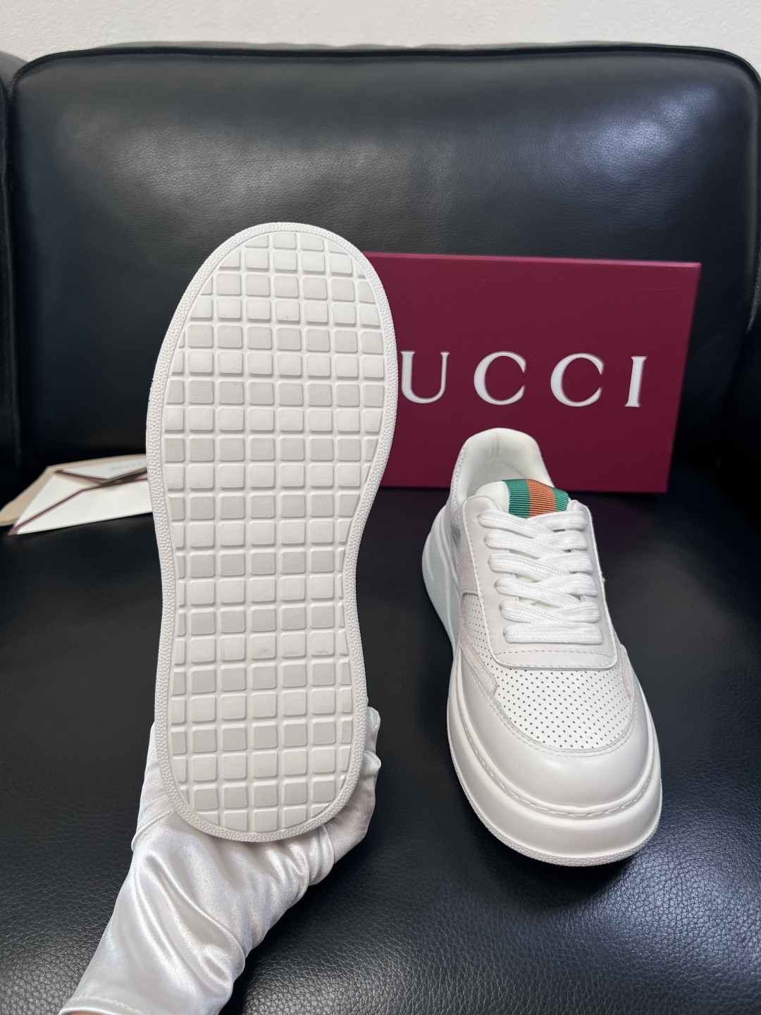 Gucci  高品质  顶级工艺品  古奇  专柜新款原厂配置，意大利进口牛皮搭配印花布面料，进口牛皮内