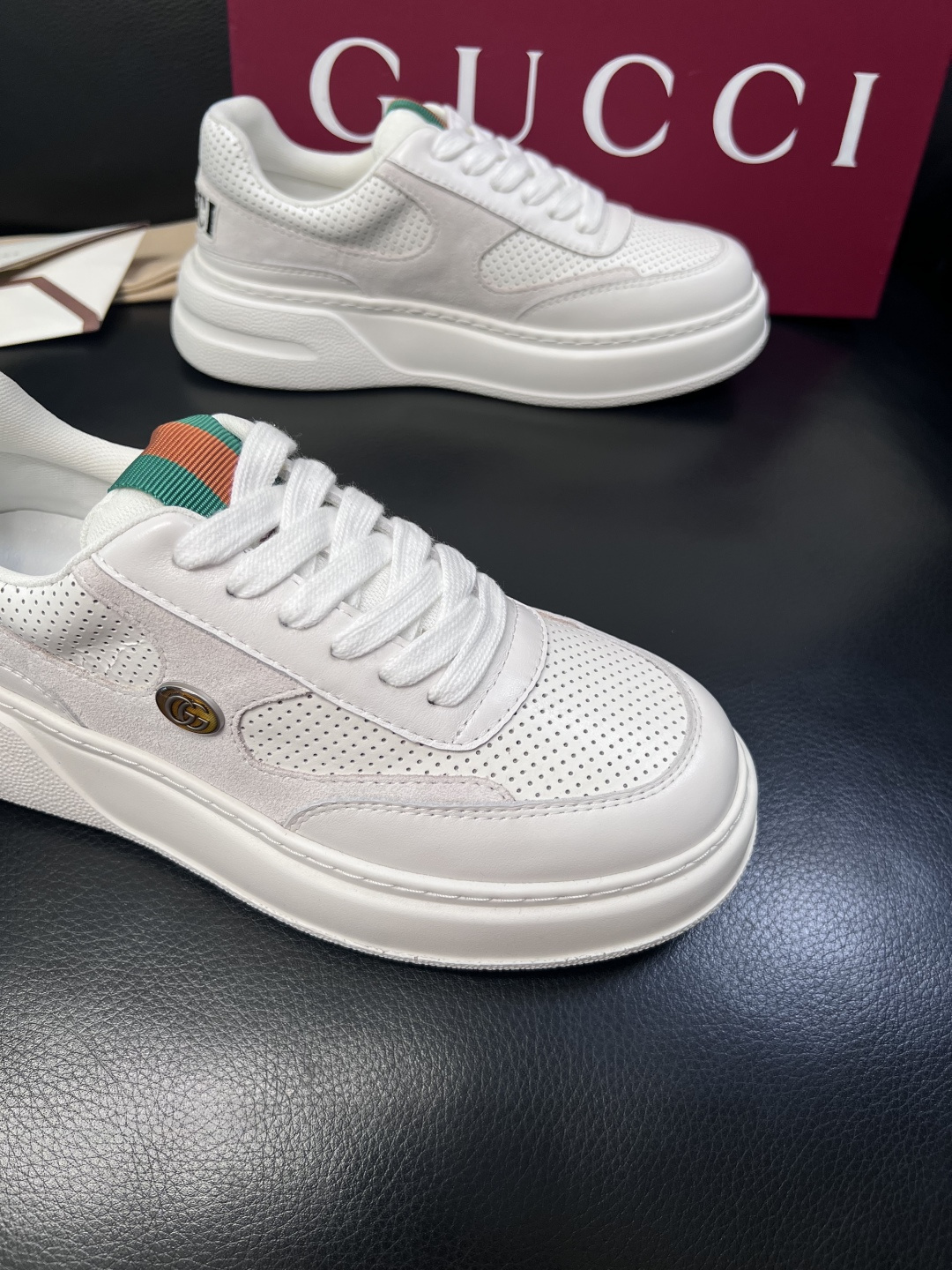 Gucci  高品质  顶级工艺品  古奇  专柜新款原厂配置，意大利进口牛皮搭配印花布面料，进口牛皮内