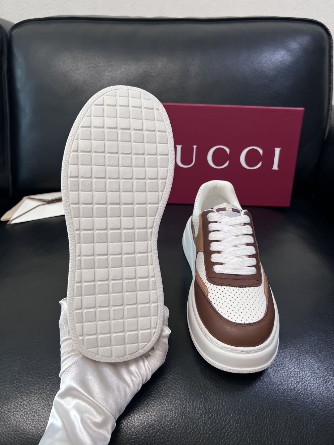 Gucci  高品质  顶级工艺品  古奇  专柜新款原厂配置，意大利进口牛皮搭配印花布面料，进口牛皮内