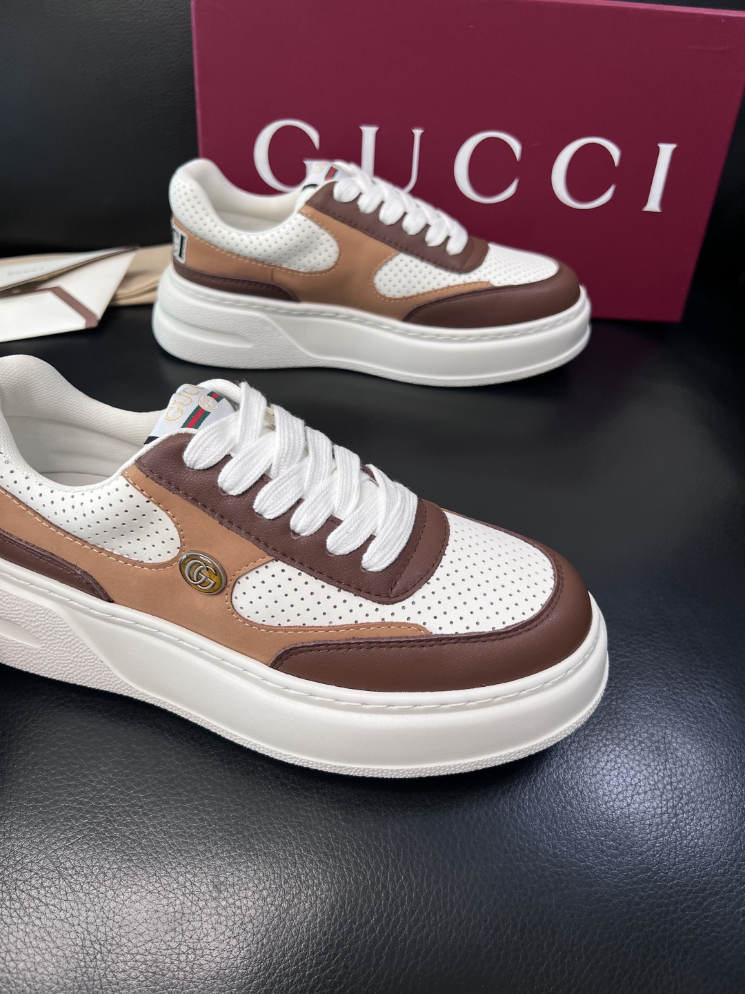 Gucci  高品质  顶级工艺品  古奇  专柜新款原厂配置，意大利进口牛皮搭配印花布面料，进口牛皮内