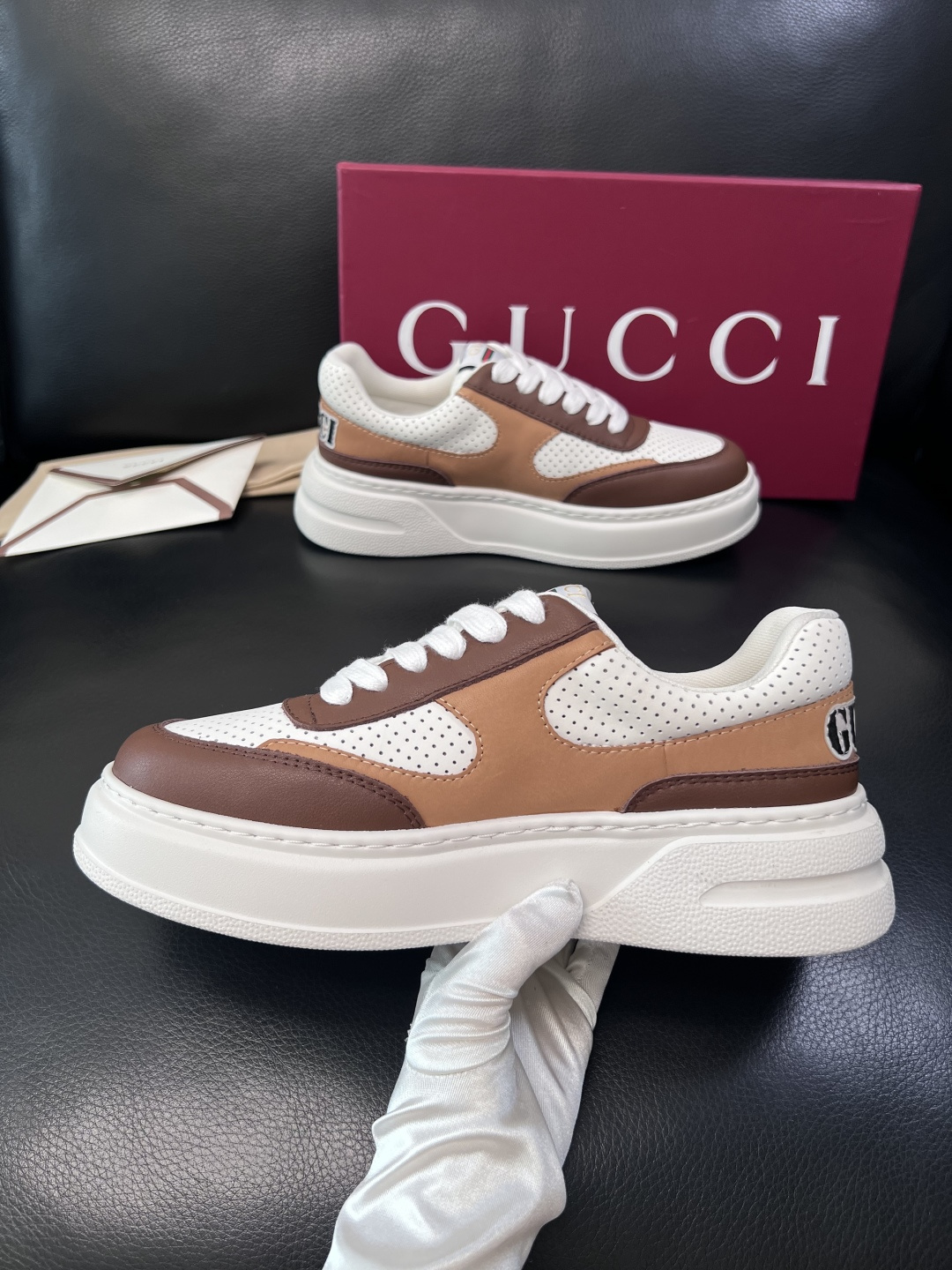 Gucci  高品质  顶级工艺品  古奇  专柜新款原厂配置，意大利进口牛皮搭配印花布面料，进口牛皮内