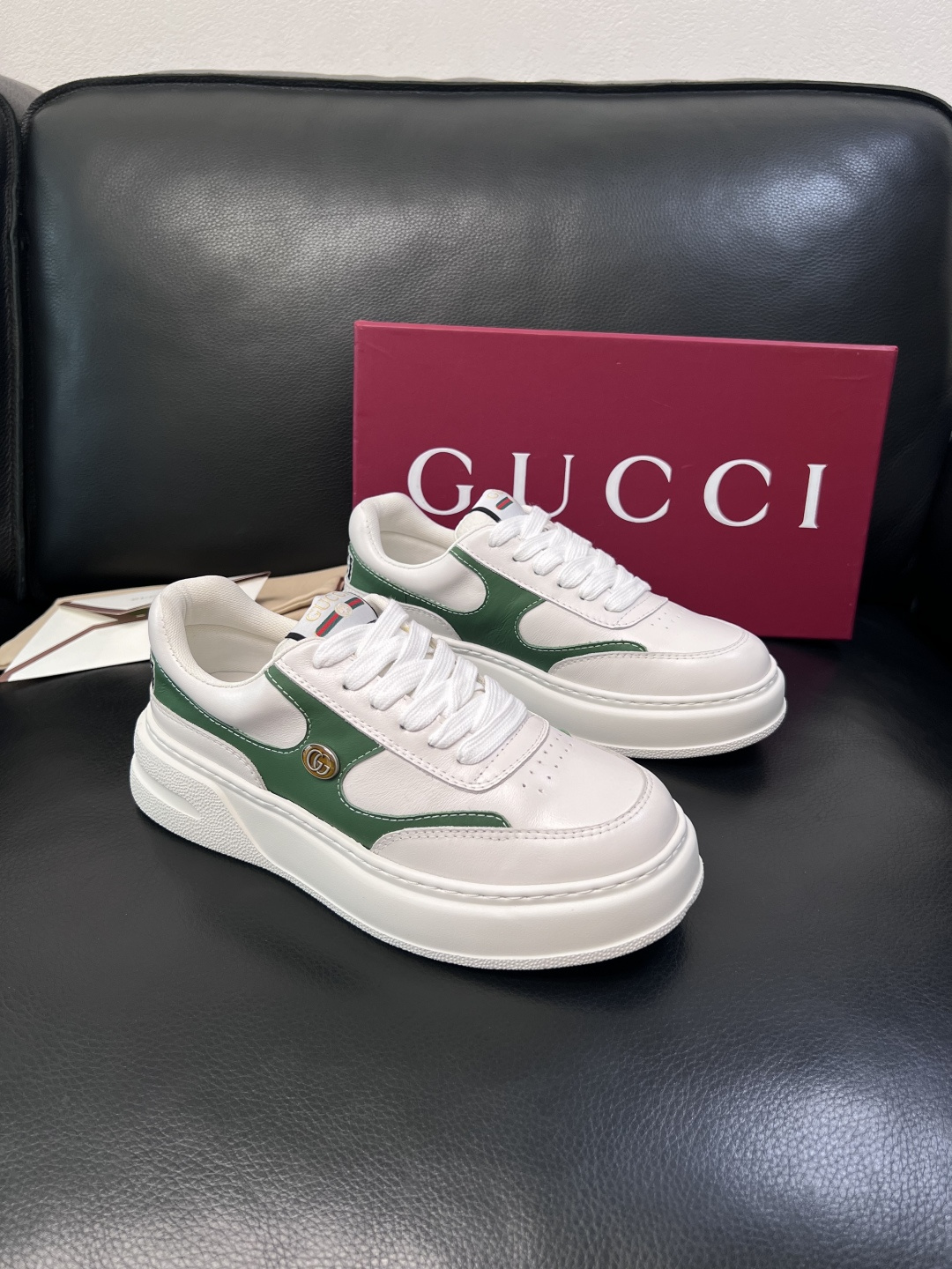 NO:832877,Gucci high-quality top handicrafts Gucci counter new model original configuration, Italian imported cowhide with printed fabrics, imported cowhide lining, breathable and comfortable, original soles are super comfortable, original factory and single goods are of high quality, welcome to compare, code number 38-44 (customized 45 46),,gucci,cowhide19860909Gucci 高品质 顶级工艺品 古奇 专柜新款原厂配置,意大利进口牛皮搭配印花布面料,进口牛皮内里垫,透气舒适,鞋底原厂特供原版底超级舒适,原厂跟单货高品质,欢迎对比,码数 38-44（订做 45 46）,,gucci,cowhide,Men's shoes