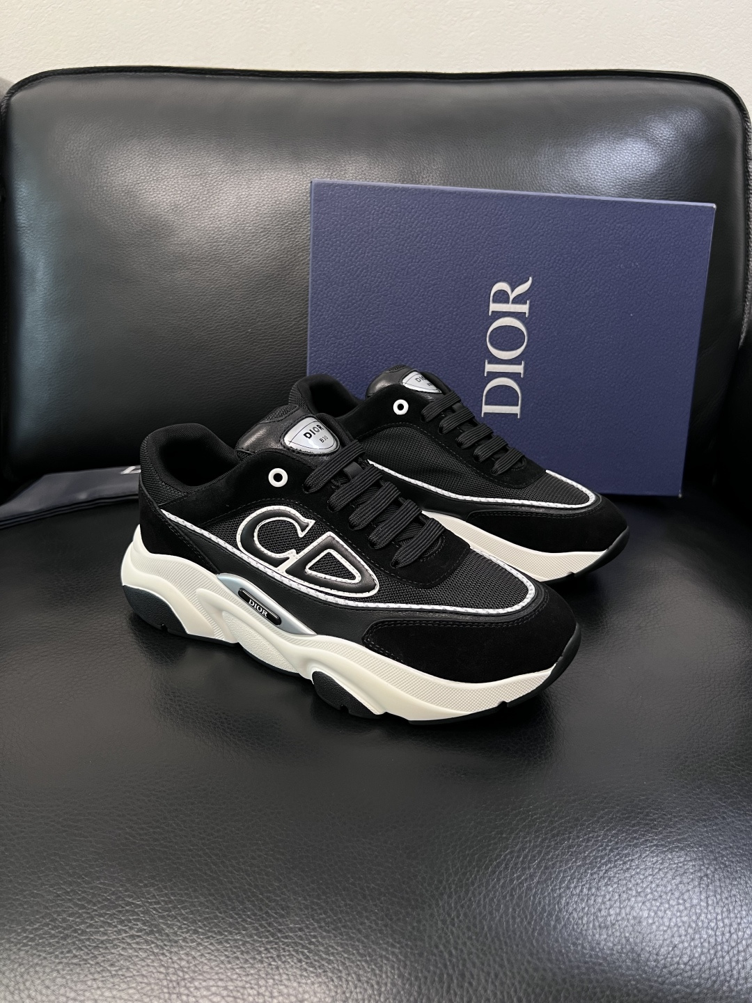 Dior 顶级工艺品 迪奥  专柜同步 原厂配置，意大利进口原版牛皮面料，透气舒适进口水染牛里垫，鞋底：