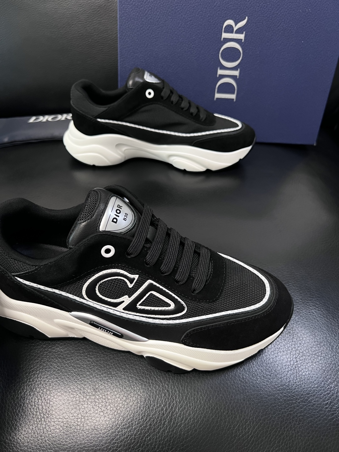 Dior 顶级工艺品 迪奥  专柜同步 原厂配置，意大利进口原版牛皮面料，透气舒适进口水染牛里垫，鞋底：