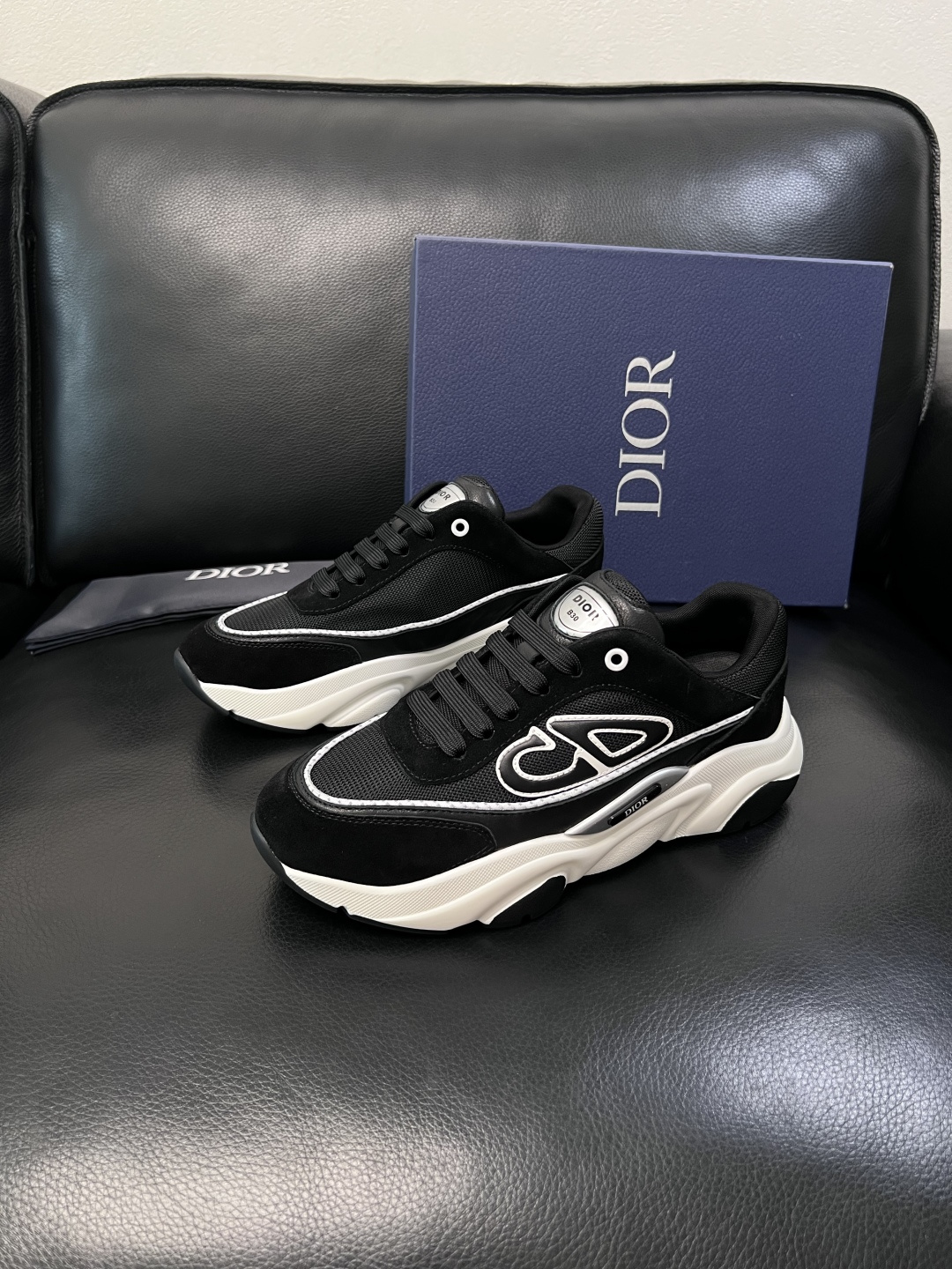 Dior 顶级工艺品 迪奥  专柜同步 原厂配置，意大利进口原版牛皮面料，透气舒适进口水染牛里垫，鞋底：