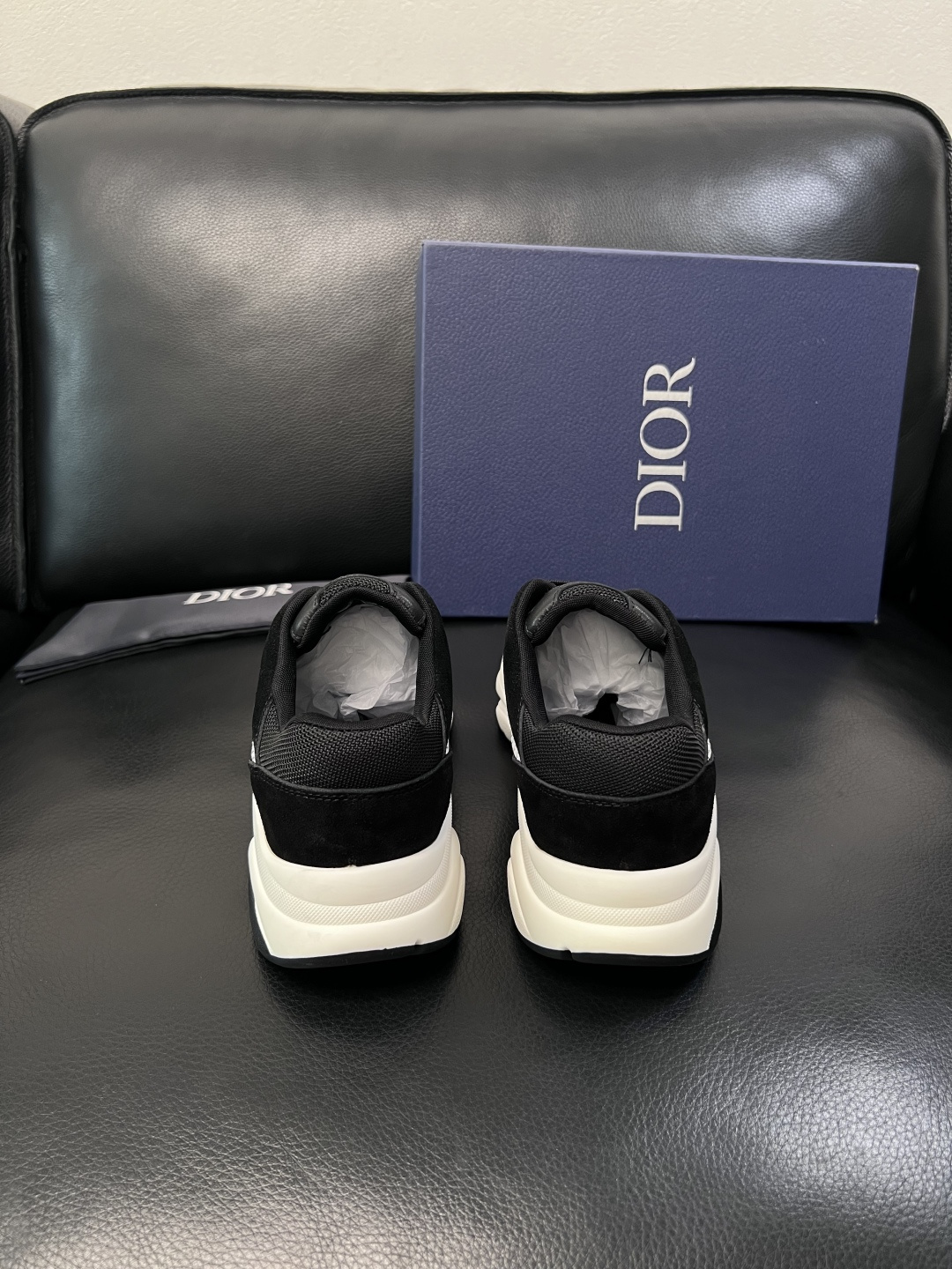 Dior 顶级工艺品 迪奥  专柜同步 原厂配置，意大利进口原版牛皮面料，透气舒适进口水染牛里垫，鞋底：