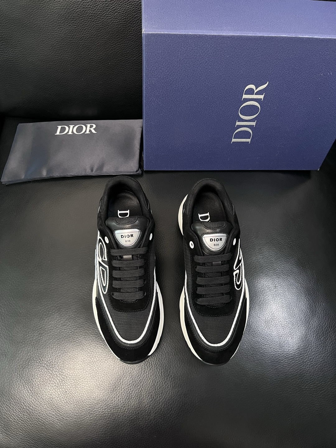 Dior 顶级工艺品 迪奥  专柜同步 原厂配置，意大利进口原版牛皮面料，透气舒适进口水染牛里垫，鞋底：