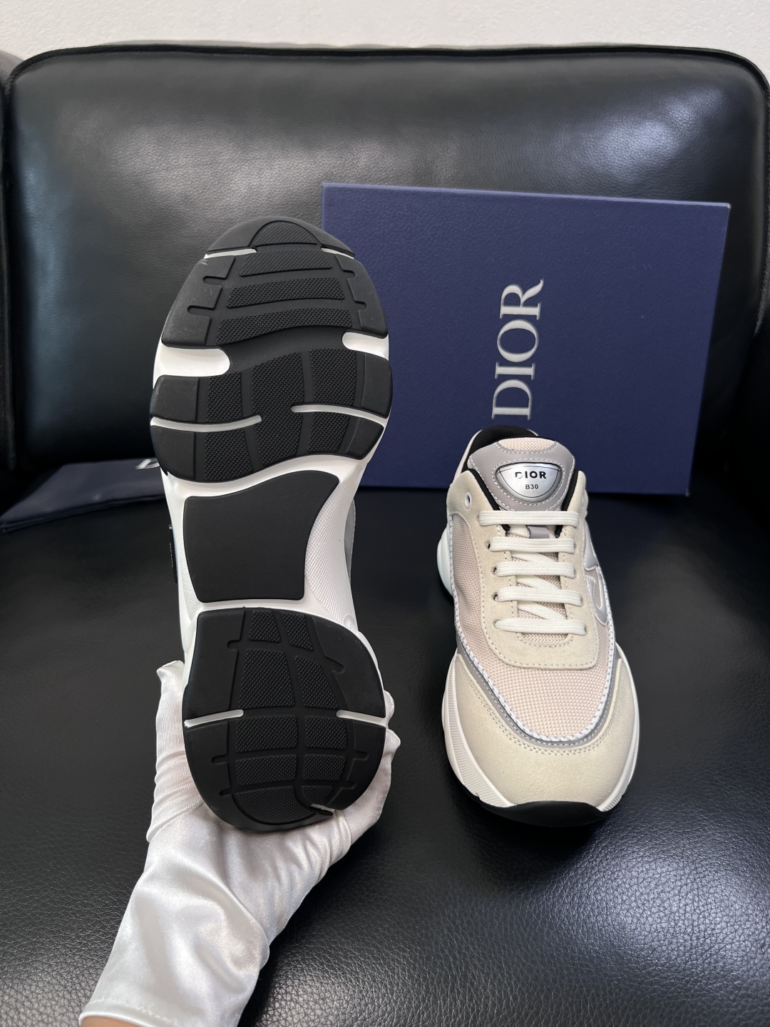 Dior 顶级工艺品 迪奥  专柜同步 原厂配置，意大利进口原版牛皮面料，透气舒适进口水染牛里垫，鞋底：