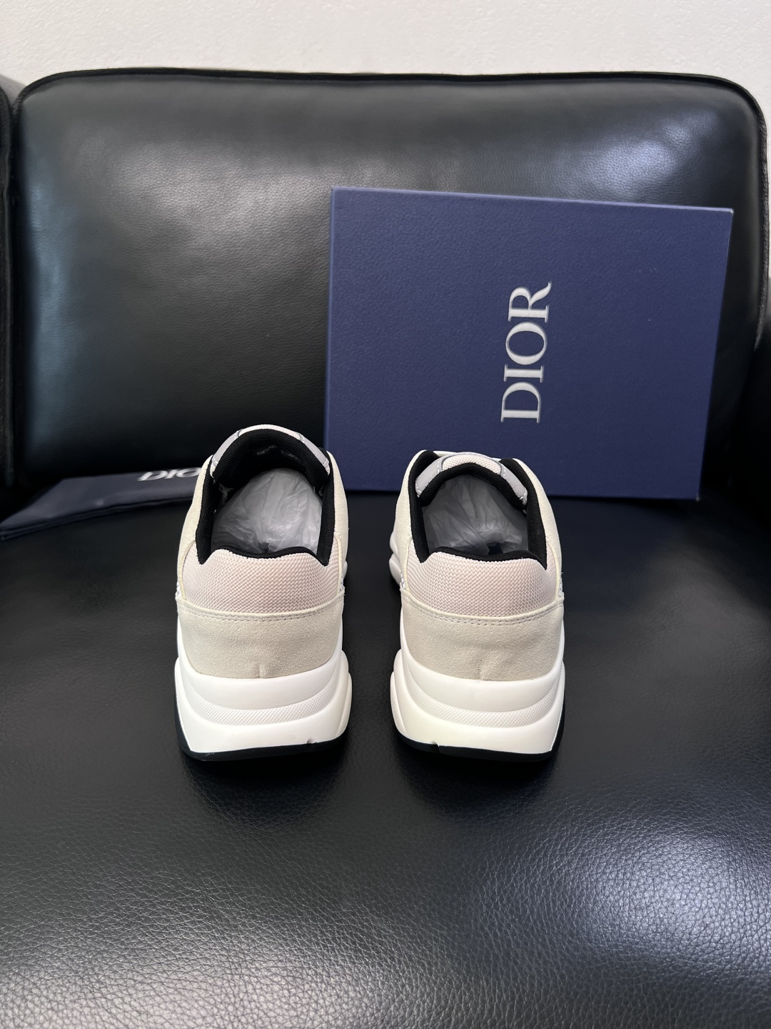 Dior 顶级工艺品 迪奥  专柜同步 原厂配置，意大利进口原版牛皮面料，透气舒适进口水染牛里垫，鞋底：