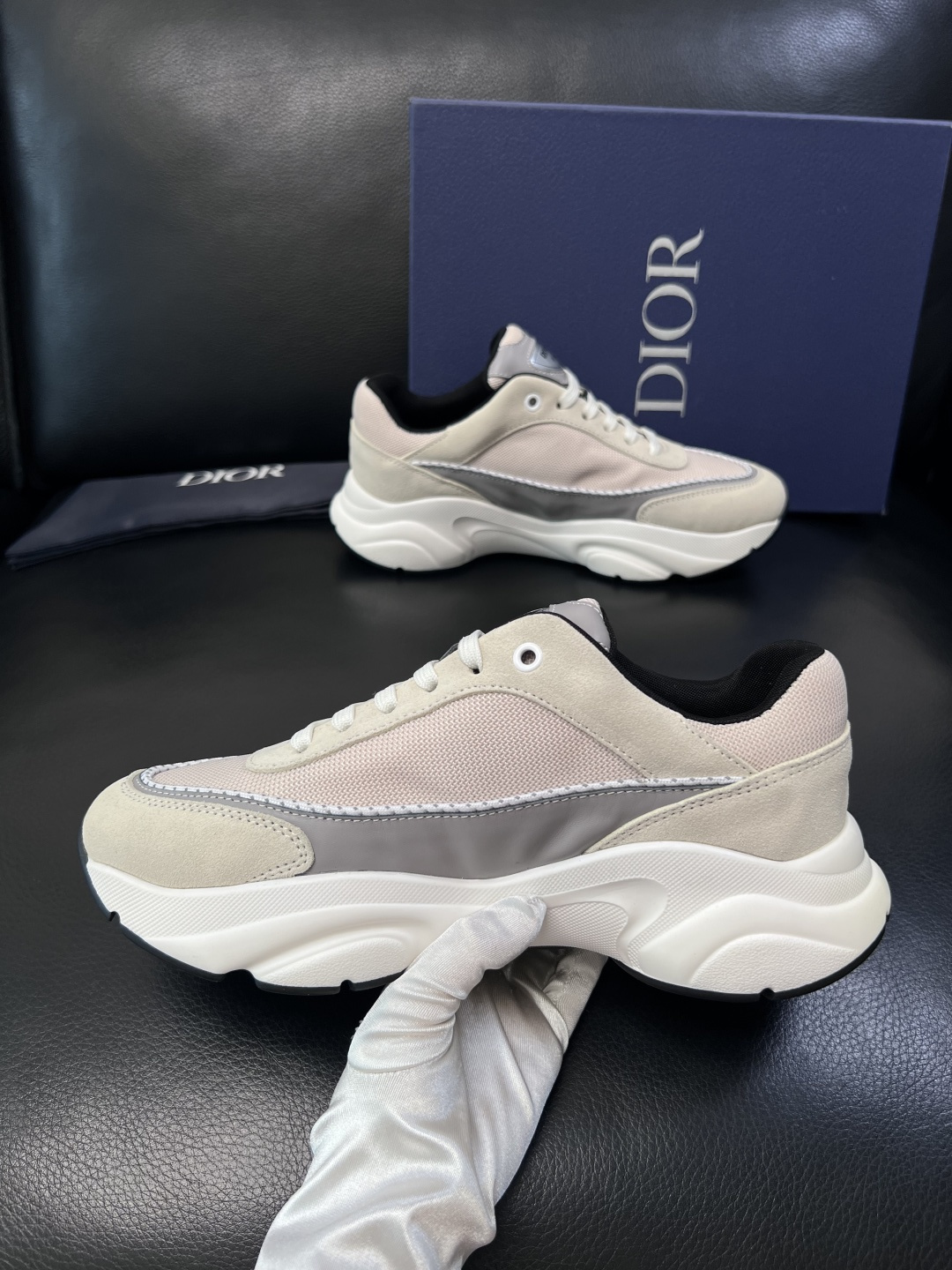 Dior 顶级工艺品 迪奥  专柜同步 原厂配置，意大利进口原版牛皮面料，透气舒适进口水染牛里垫，鞋底：