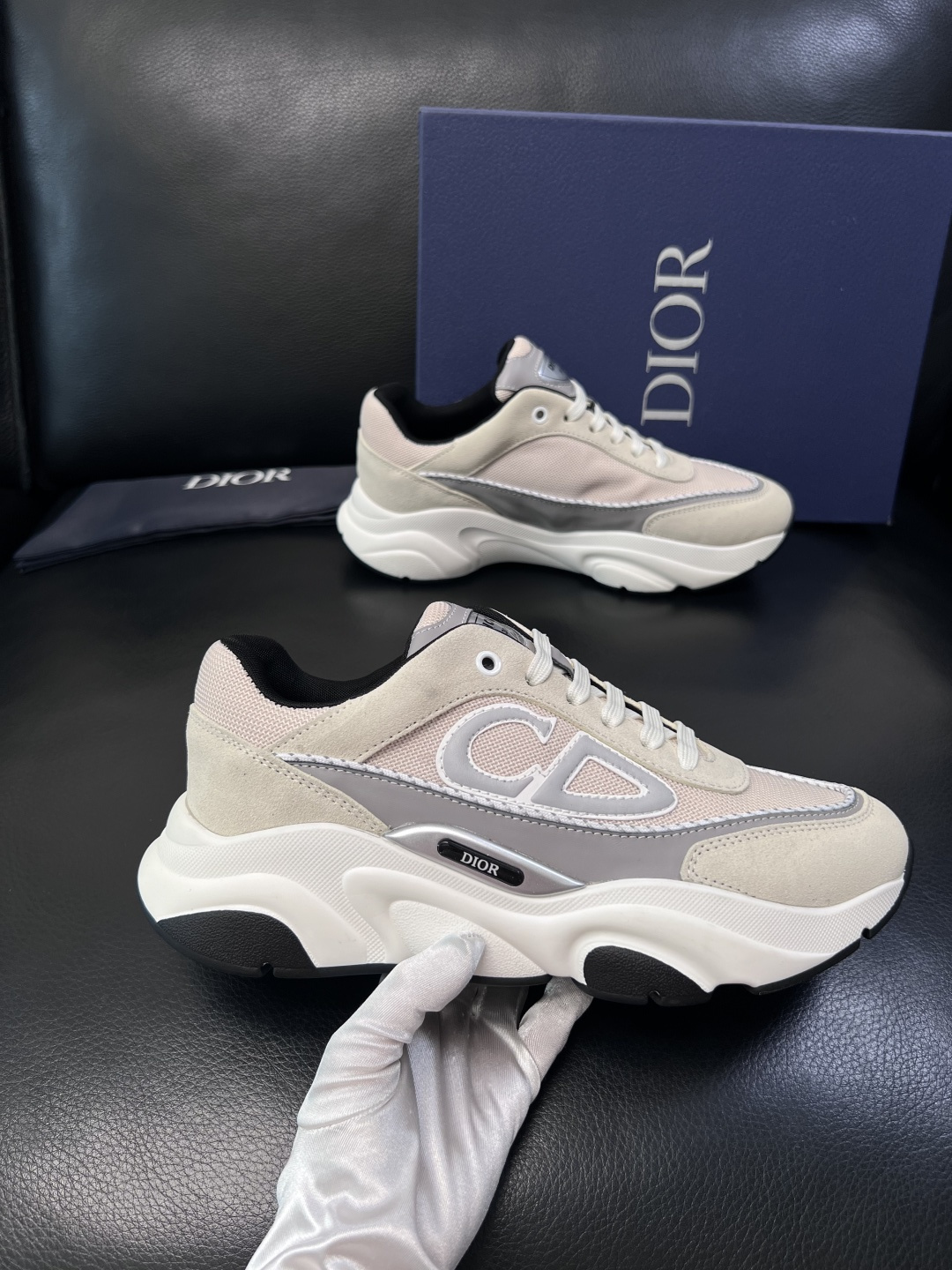 Dior 顶级工艺品 迪奥  专柜同步 原厂配置，意大利进口原版牛皮面料，透气舒适进口水染牛里垫，鞋底：