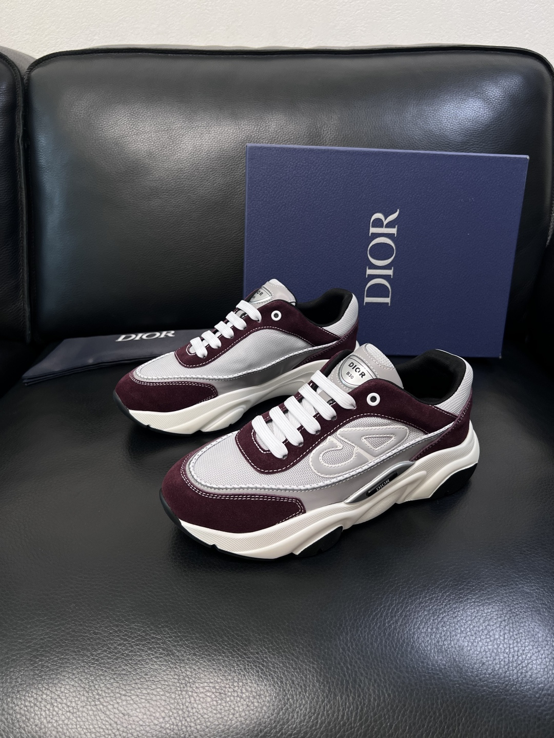 Dior 顶级工艺品 迪奥  专柜同步 原厂配置，意大利进口原版牛皮面料，透气舒适进口水染牛里垫，鞋底：