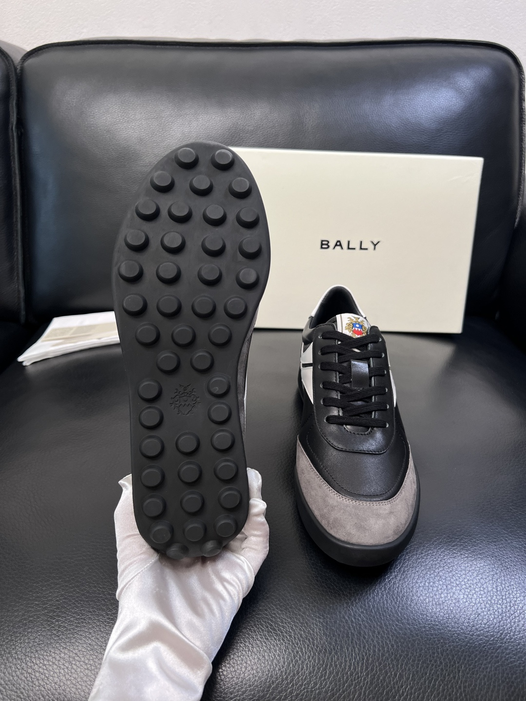 BALLY  高品质  顶级工艺品  巴利 专柜同原厂配置 ，鞋面意大利进口牛皮面料，进口水染牛皮里垫 
