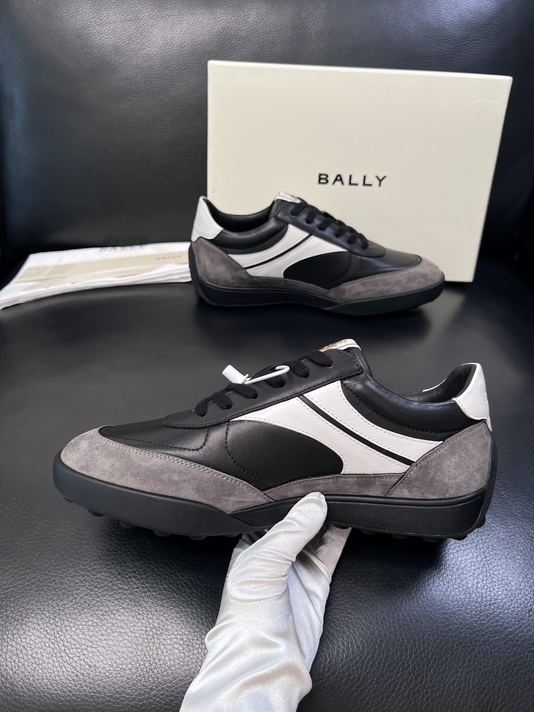 BALLY  高品质  顶级工艺品  巴利 专柜同原厂配置 ，鞋面意大利进口牛皮面料，进口水染牛皮里垫 