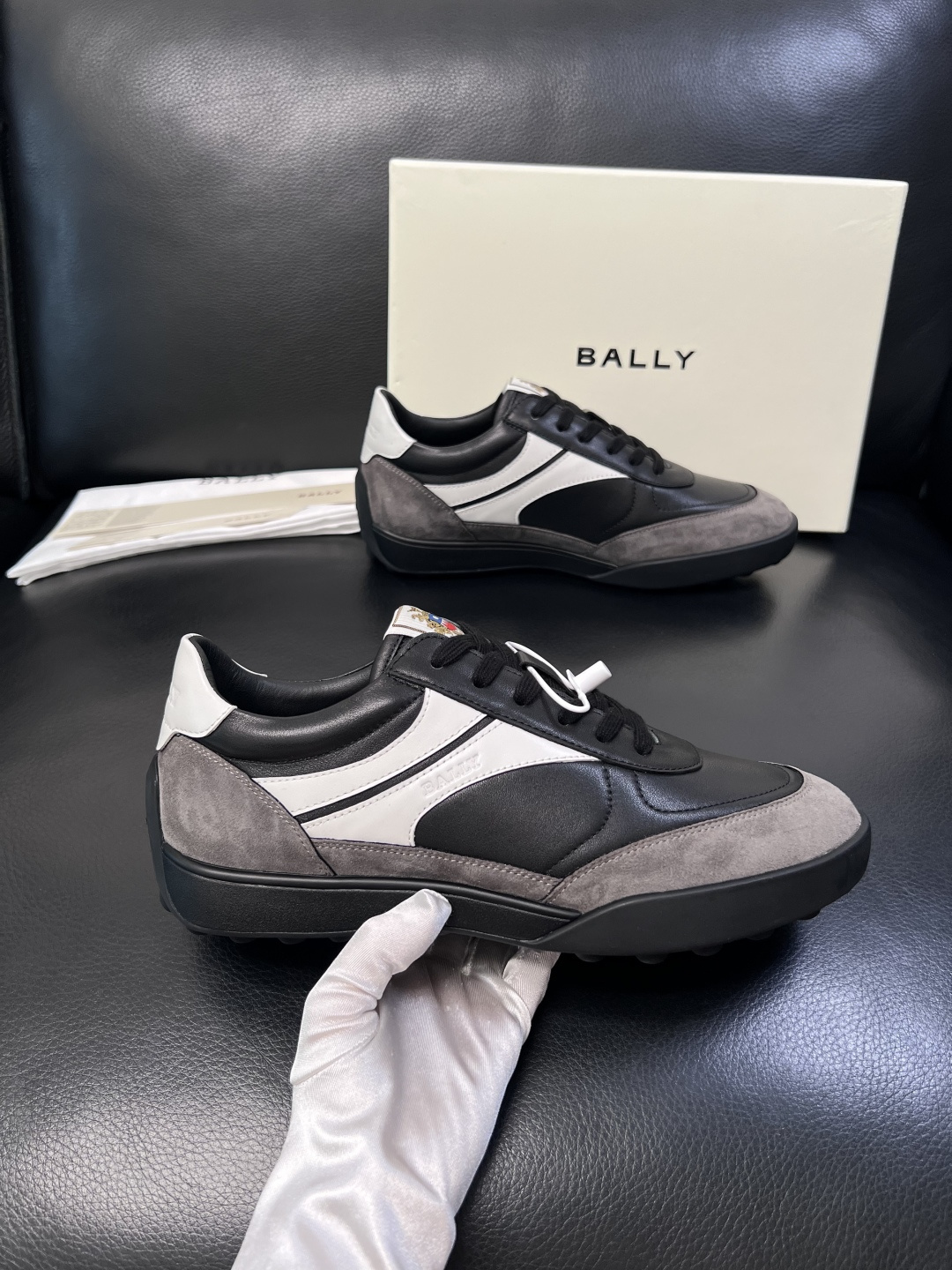 BALLY  高品质  顶级工艺品  巴利 专柜同原厂配置 ，鞋面意大利进口牛皮面料，进口水染牛皮里垫 