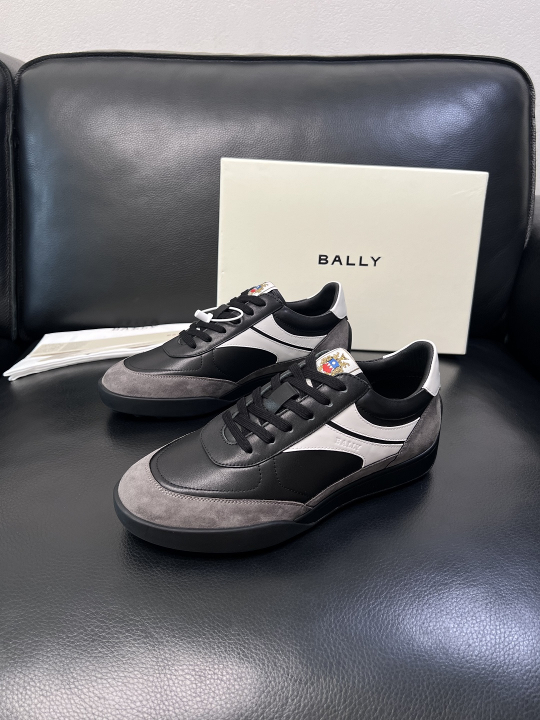 BALLY  高品质  顶级工艺品  巴利 专柜同原厂配置 ，鞋面意大利进口牛皮面料，进口水染牛皮里垫 