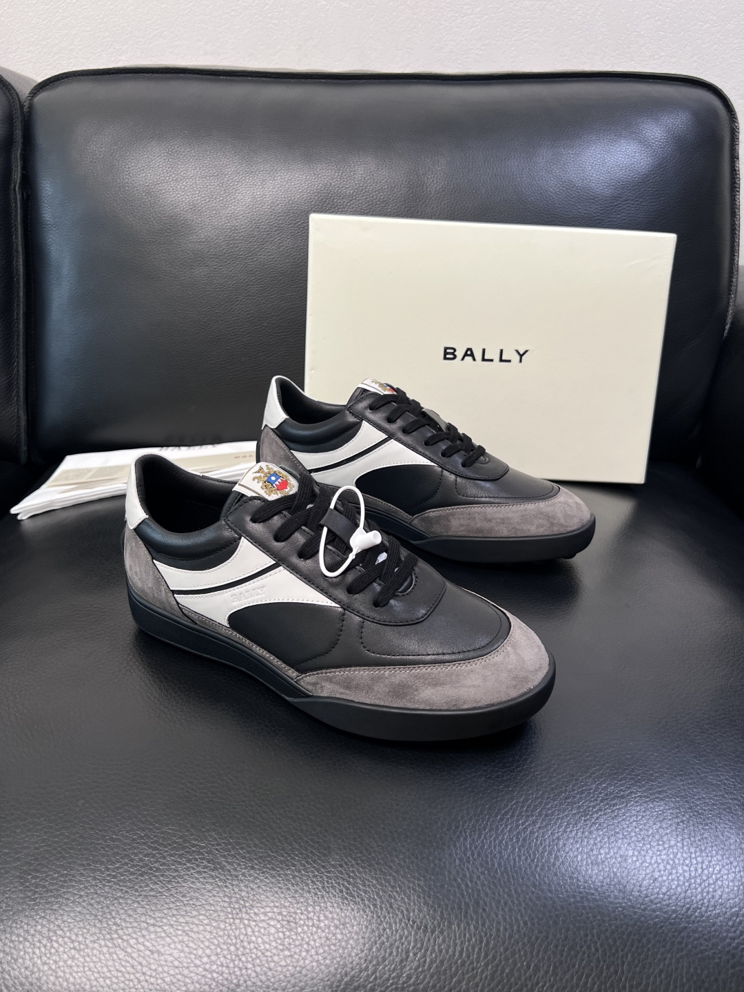 BALLY  高品质  顶级工艺品  巴利 专柜同原厂配置 ，鞋面意大利进口牛皮面料，进口水染牛皮里垫 