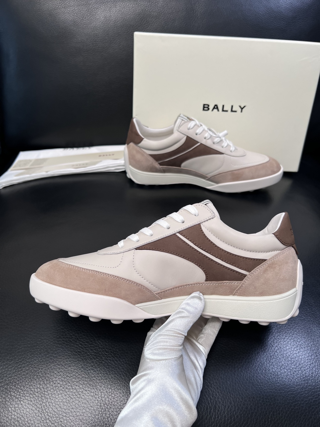 BALLY  高品质  顶级工艺品  巴利 专柜同原厂配置 ，鞋面意大利进口牛皮面料，进口水染牛皮里垫 