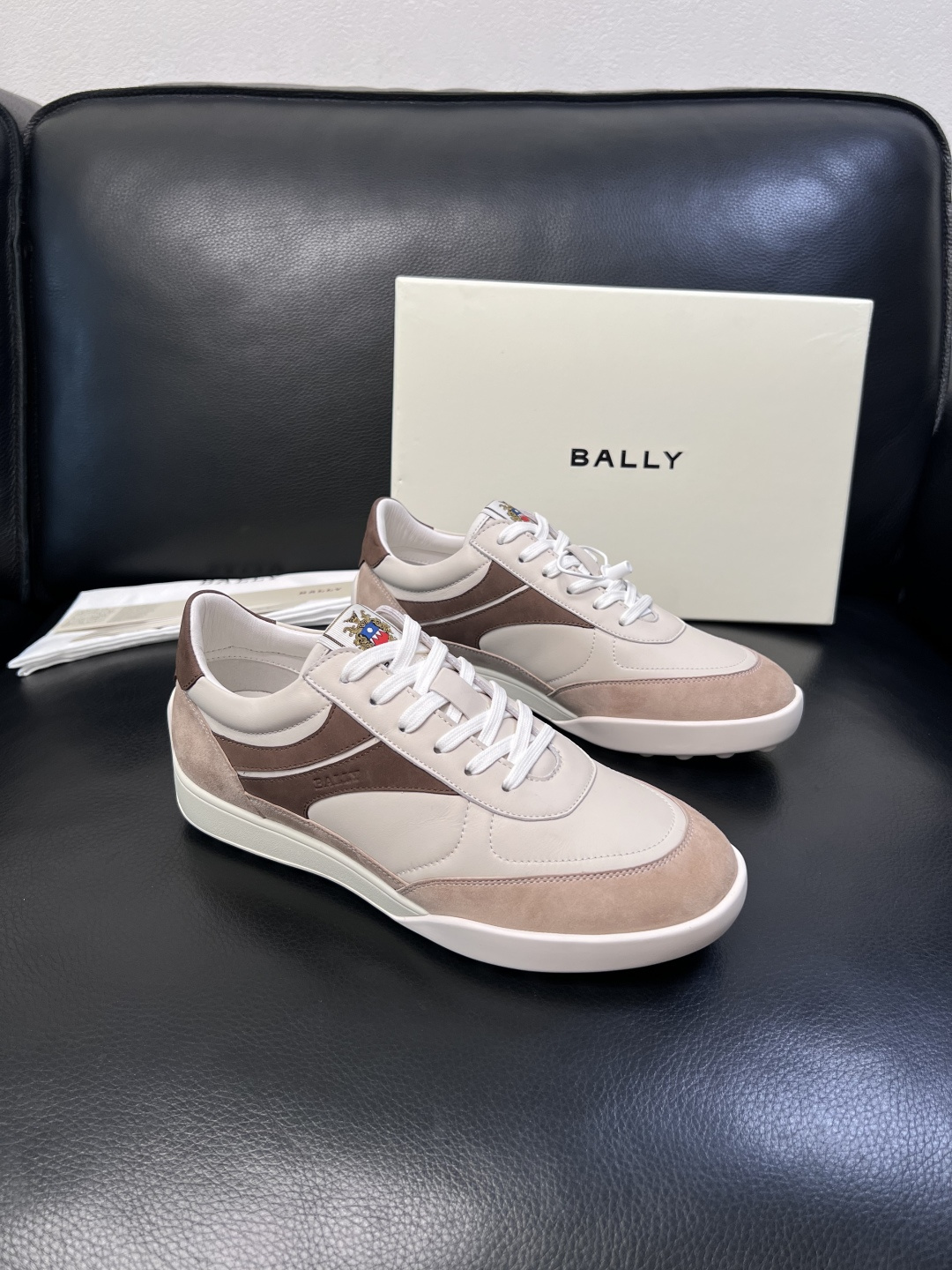 BALLY  高品质  顶级工艺品  巴利 专柜同原厂配置 ，鞋面意大利进口牛皮面料，进口水染牛皮里垫 
