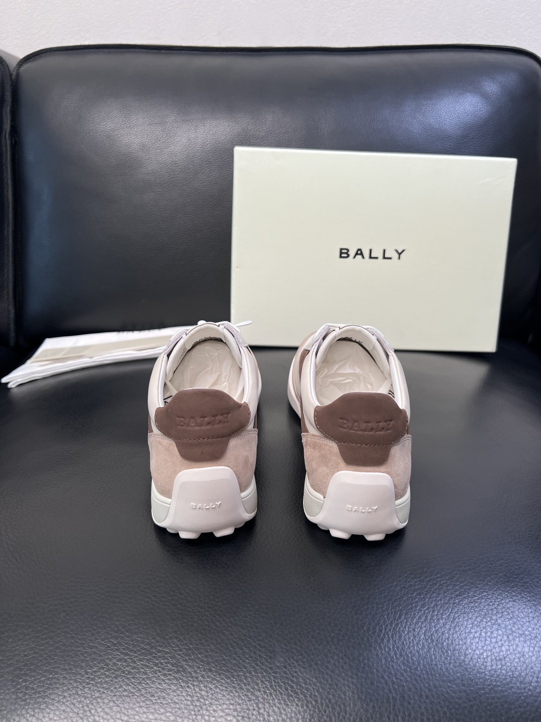 BALLY  高品质  顶级工艺品  巴利 专柜同原厂配置 ，鞋面意大利进口牛皮面料，进口水染牛皮里垫 