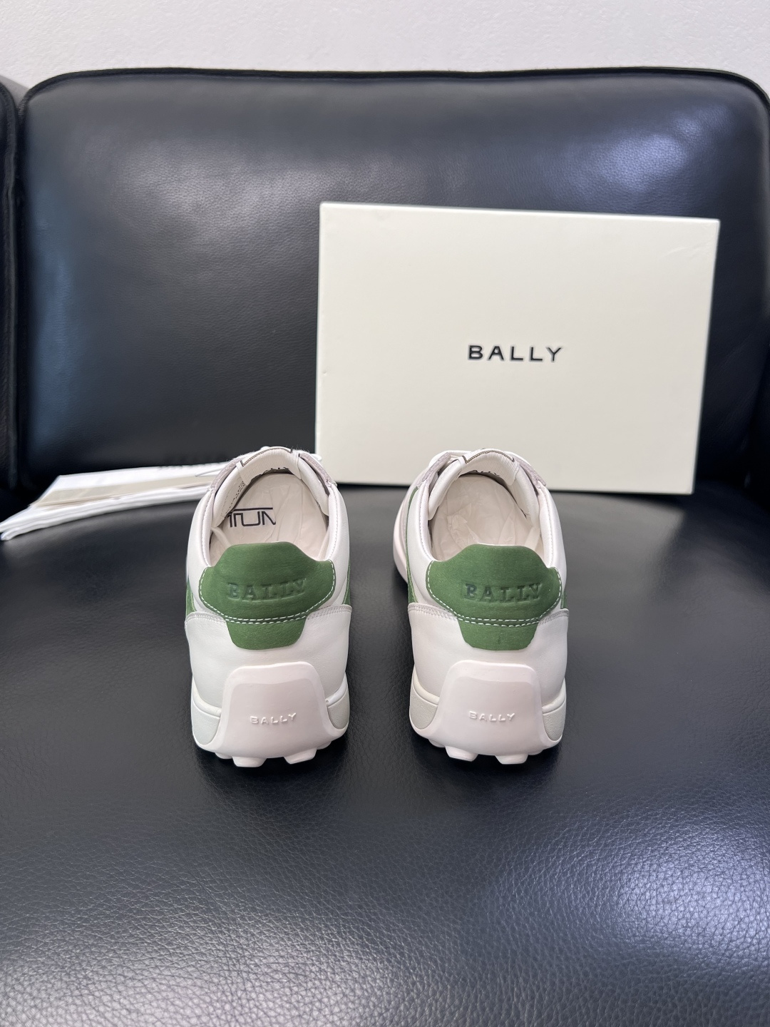 BALLY  高品质  顶级工艺品  巴利 专柜同原厂配置 ，鞋面意大利进口牛皮面料，进口水染牛皮里垫 