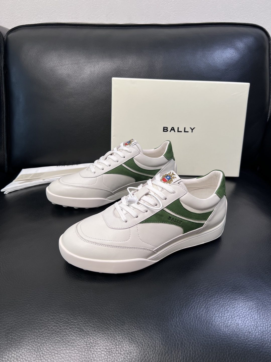 BALLY  高品质  顶级工艺品  巴利 专柜同原厂配置 ，鞋面意大利进口牛皮面料，进口水染牛皮里垫 