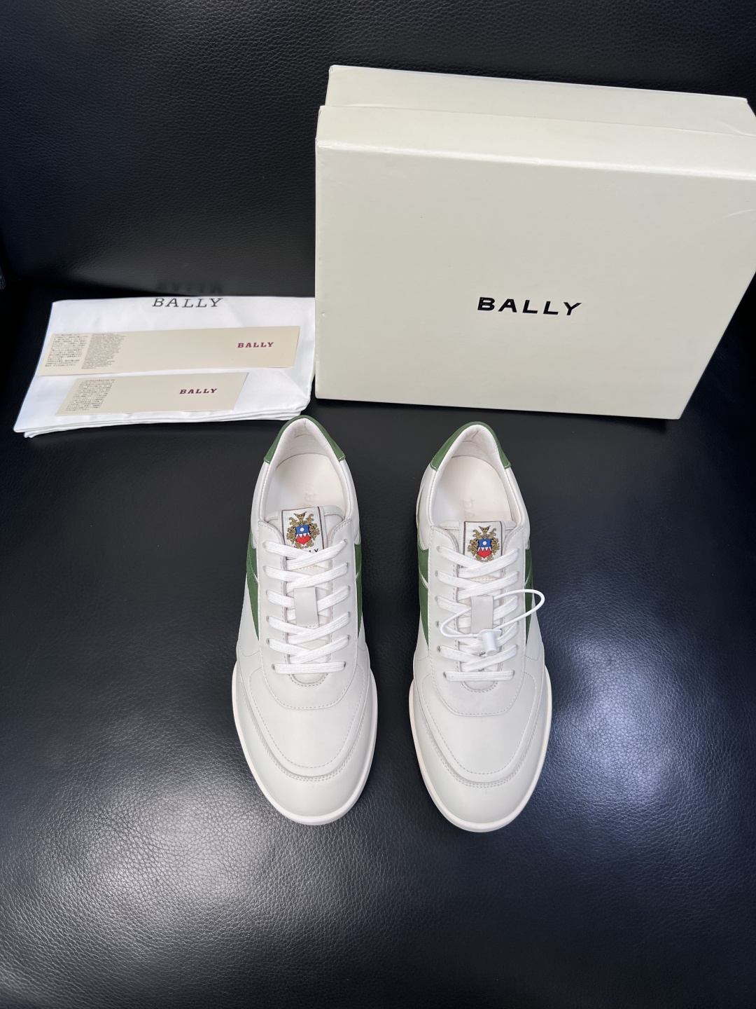 BALLY  高品质  顶级工艺品  巴利 专柜同原厂配置 ，鞋面意大利进口牛皮面料，进口水染牛皮里垫 
