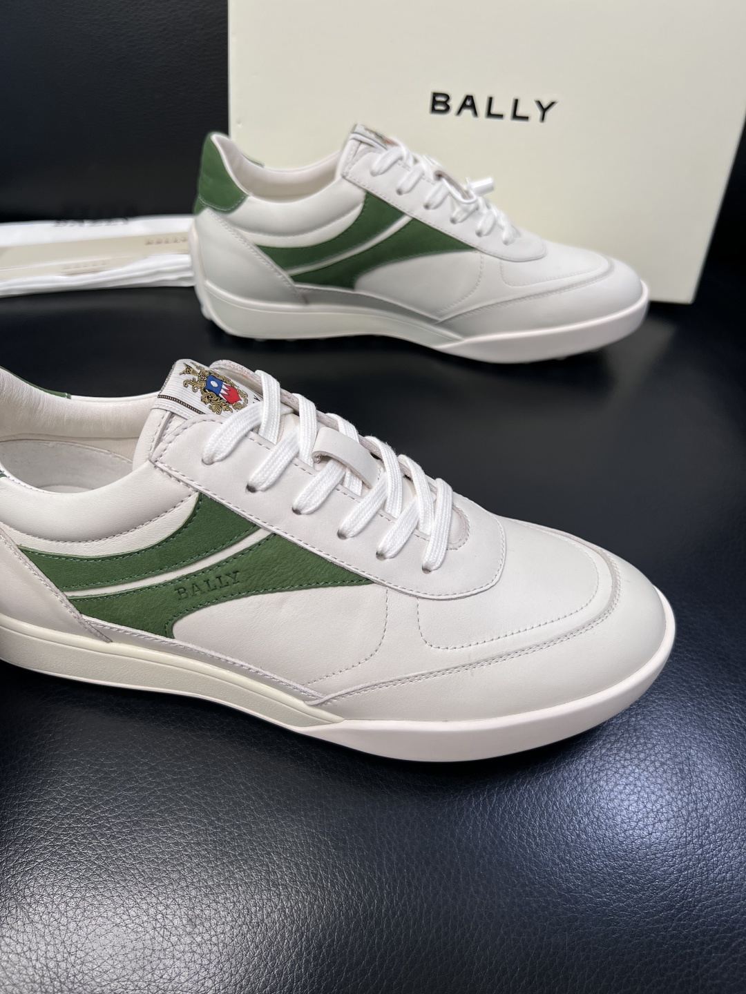 BALLY  高品质  顶级工艺品  巴利 专柜同原厂配置 ，鞋面意大利进口牛皮面料，进口水染牛皮里垫 