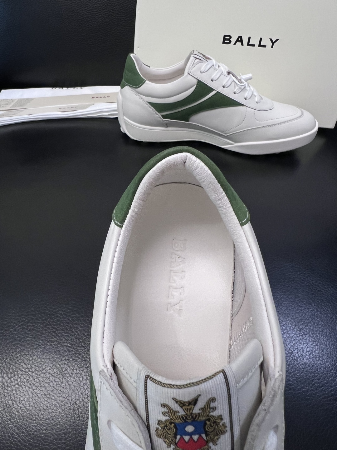 BALLY  高品质  顶级工艺品  巴利 专柜同原厂配置 ，鞋面意大利进口牛皮面料，进口水染牛皮里垫 