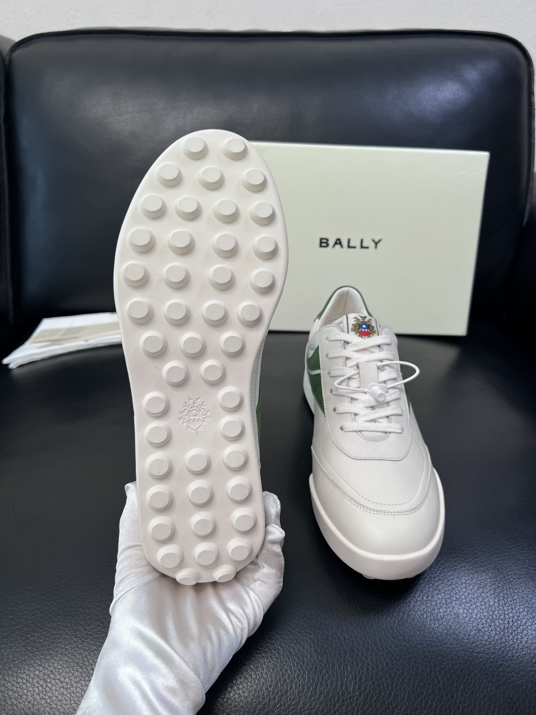 BALLY  高品质  顶级工艺品  巴利 专柜同原厂配置 ，鞋面意大利进口牛皮面料，进口水染牛皮里垫 