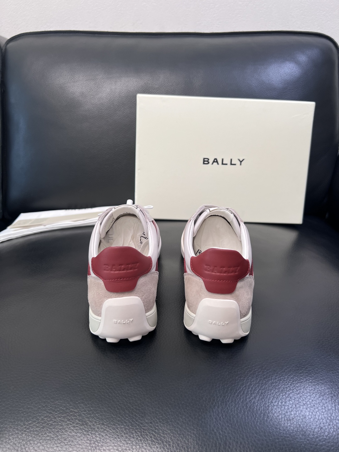 BALLY  高品质  顶级工艺品  巴利 专柜同原厂配置 ，鞋面意大利进口牛皮面料，进口水染牛皮里垫 