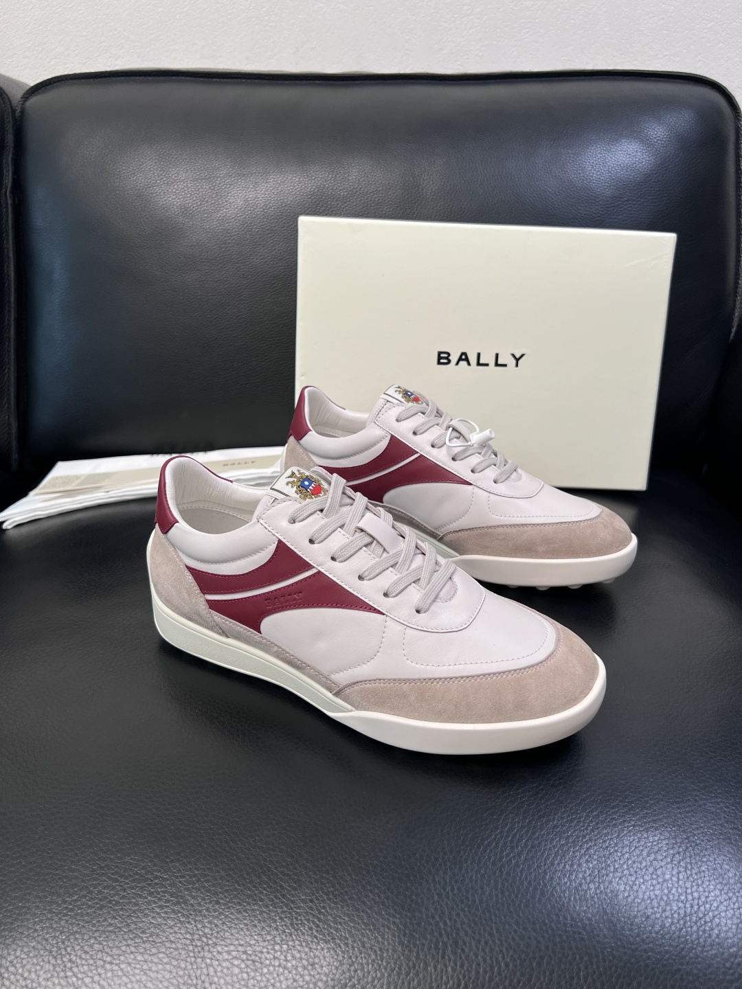 BALLY  高品质  顶级工艺品  巴利 专柜同原厂配置 ，鞋面意大利进口牛皮面料，进口水染牛皮里垫 