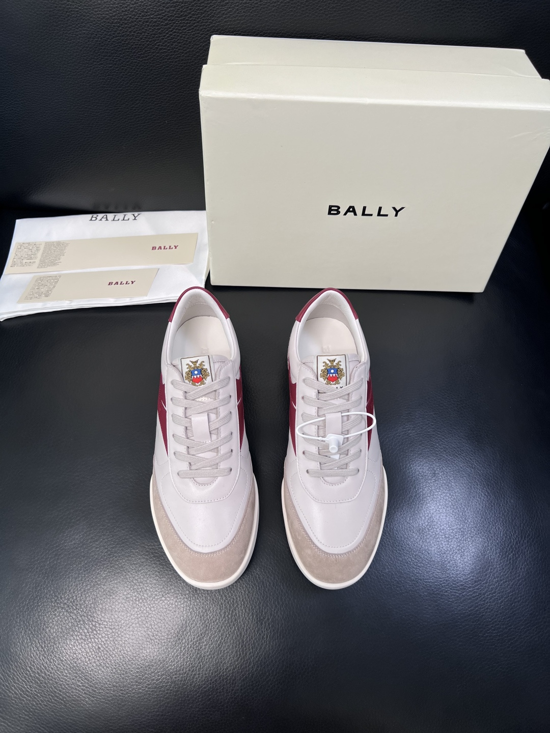 BALLY  高品质  顶级工艺品  巴利 专柜同原厂配置 ，鞋面意大利进口牛皮面料，进口水染牛皮里垫 