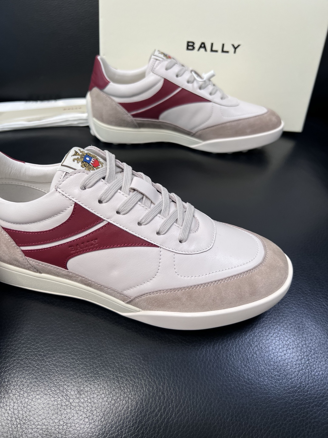 BALLY  高品质  顶级工艺品  巴利 专柜同原厂配置 ，鞋面意大利进口牛皮面料，进口水染牛皮里垫 