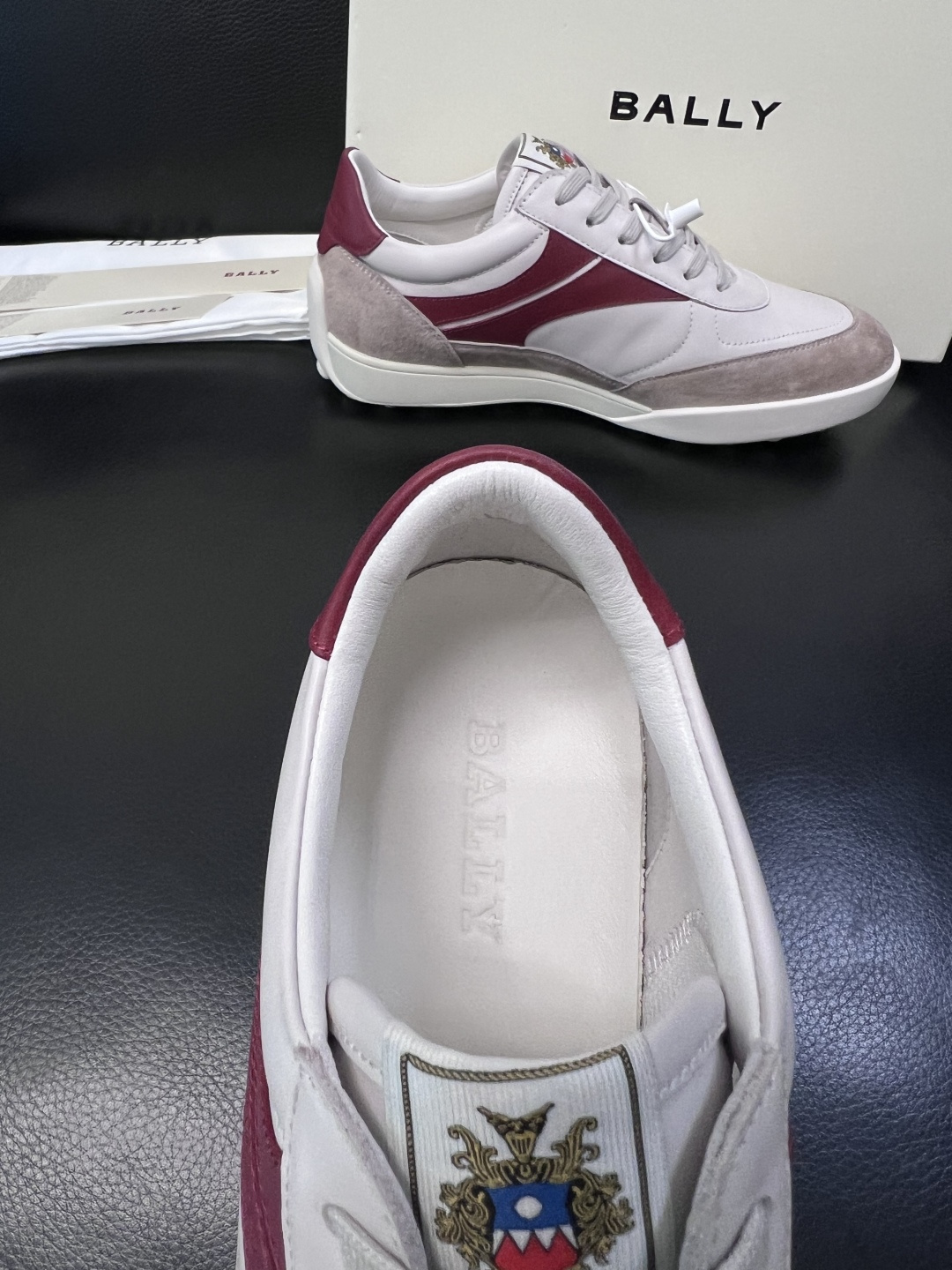 BALLY  高品质  顶级工艺品  巴利 专柜同原厂配置 ，鞋面意大利进口牛皮面料，进口水染牛皮里垫 