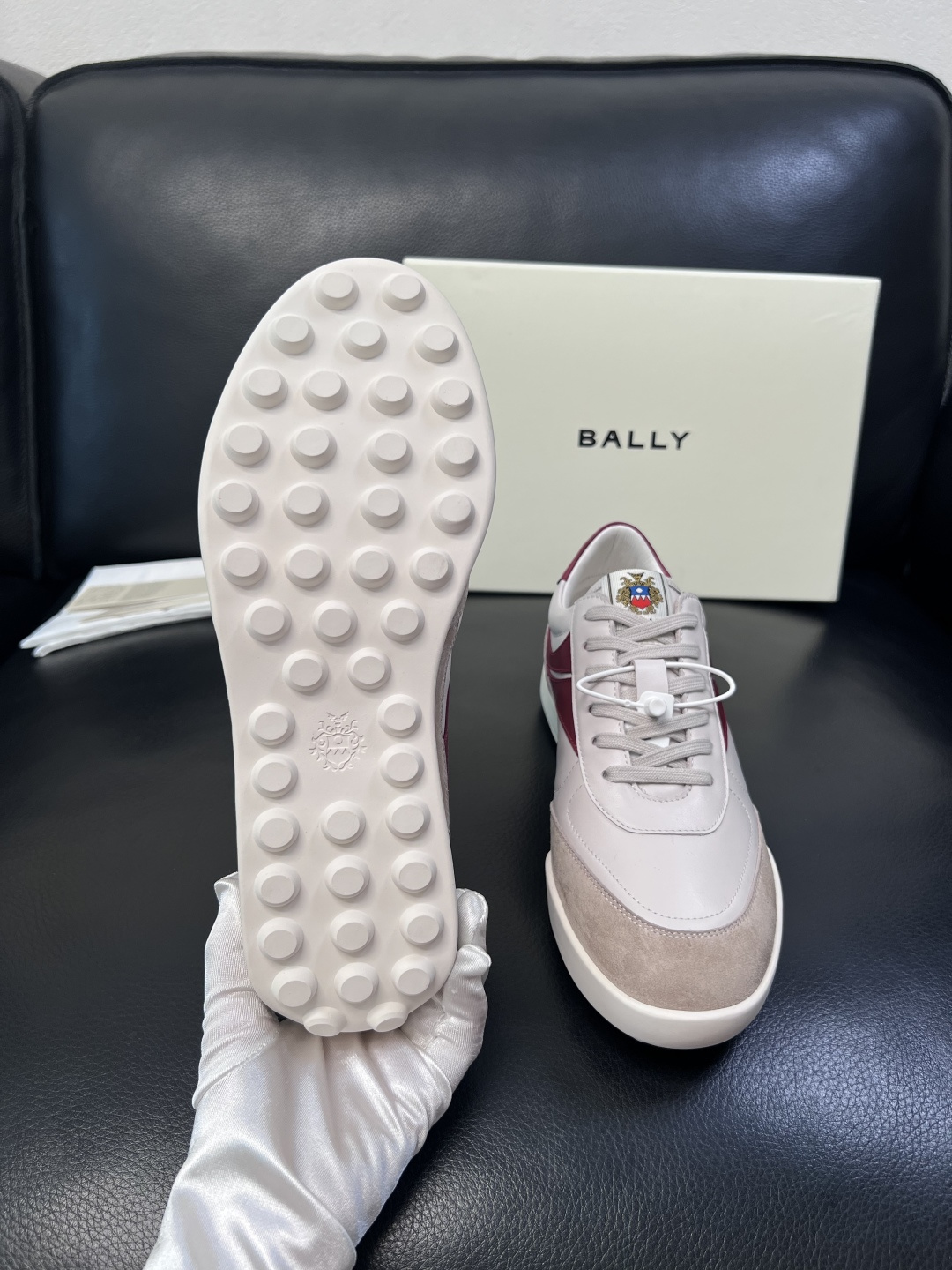 BALLY  高品质  顶级工艺品  巴利 专柜同原厂配置 ，鞋面意大利进口牛皮面料，进口水染牛皮里垫 