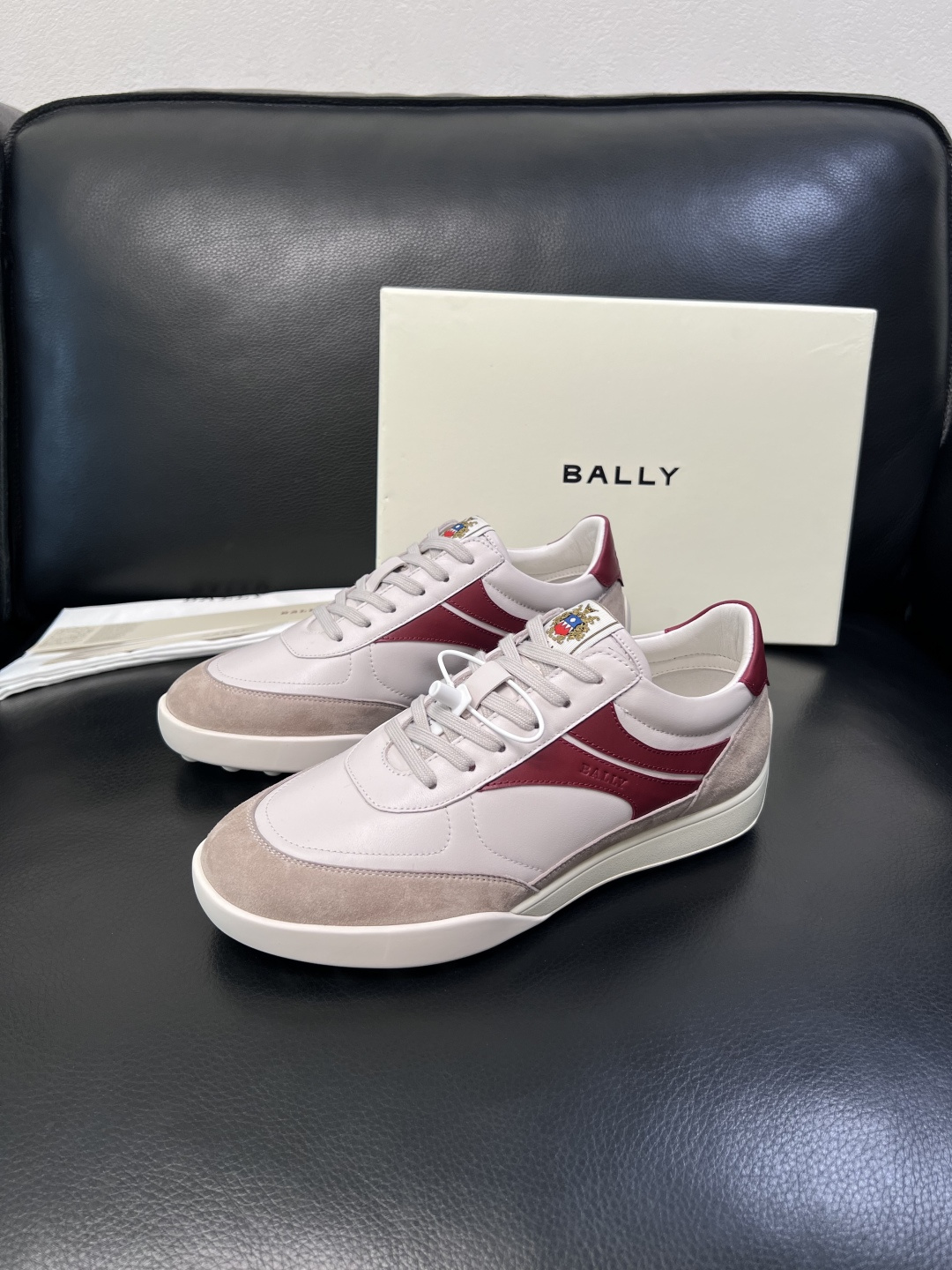BALLY  高品质  顶级工艺品  巴利 专柜同原厂配置 ，鞋面意大利进口牛皮面料，进口水染牛皮里垫 