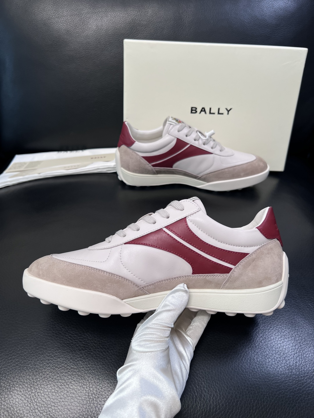 BALLY  高品质  顶级工艺品  巴利 专柜同原厂配置 ，鞋面意大利进口牛皮面料，进口水染牛皮里垫 